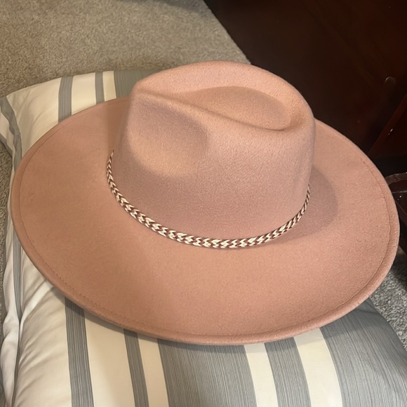 Pink hat - Picture 2 of 3